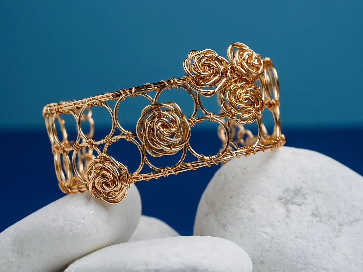 Bracelet Les Roses - Les Audacieuses modèle 5 roses doré 