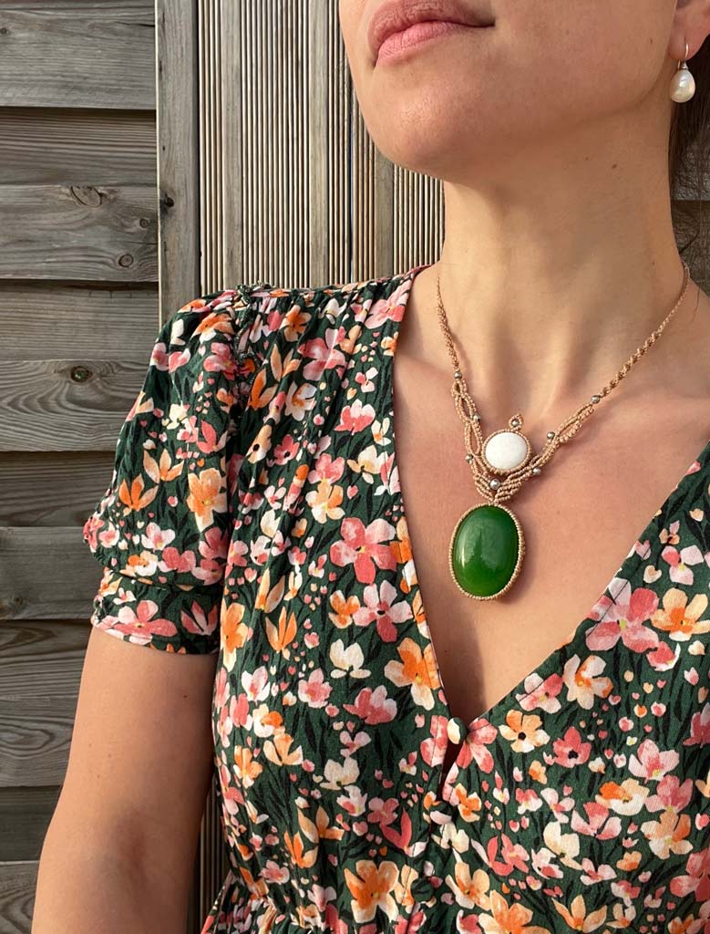 ΞLΞMΞNT Collier macrame onyx verte et cristal