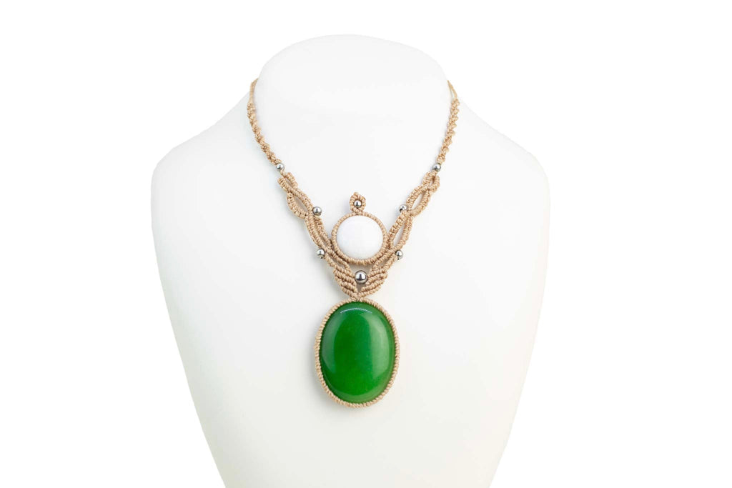 ΞLΞMΞNT Collier macrame onyx verte et cristal